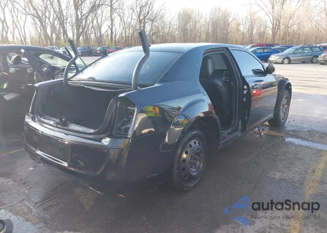 2013 Chrysler 300C John Varvatos Limited Edition из США, поврежденный, VIN 2C3CCADT6DH740978